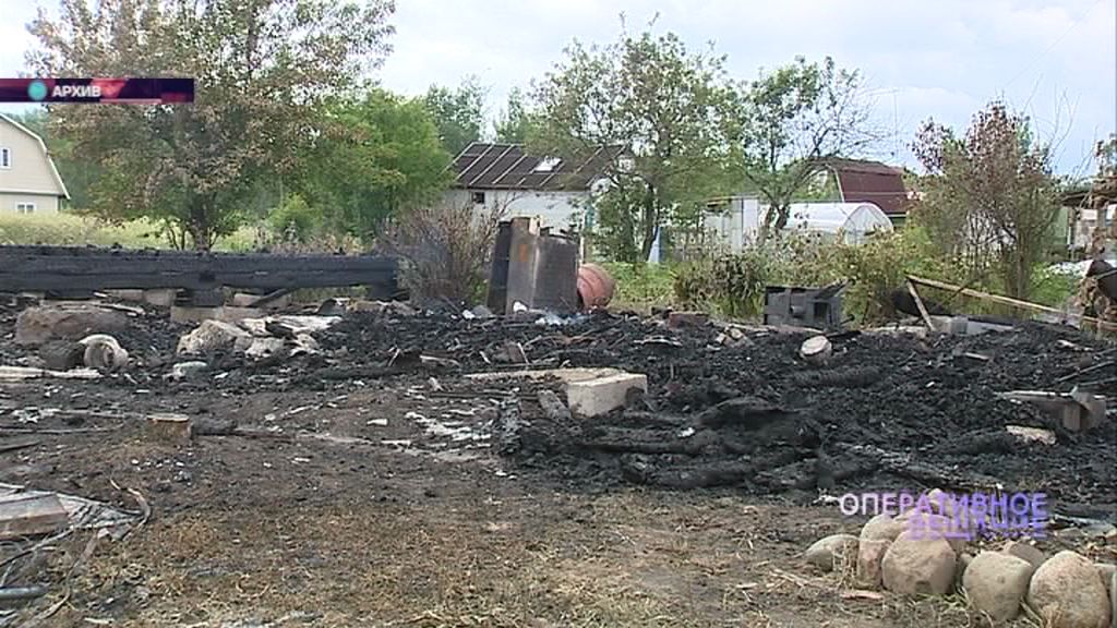 В Ростовском районе загорелся жилой дом: тушить пришлось больше трех часов