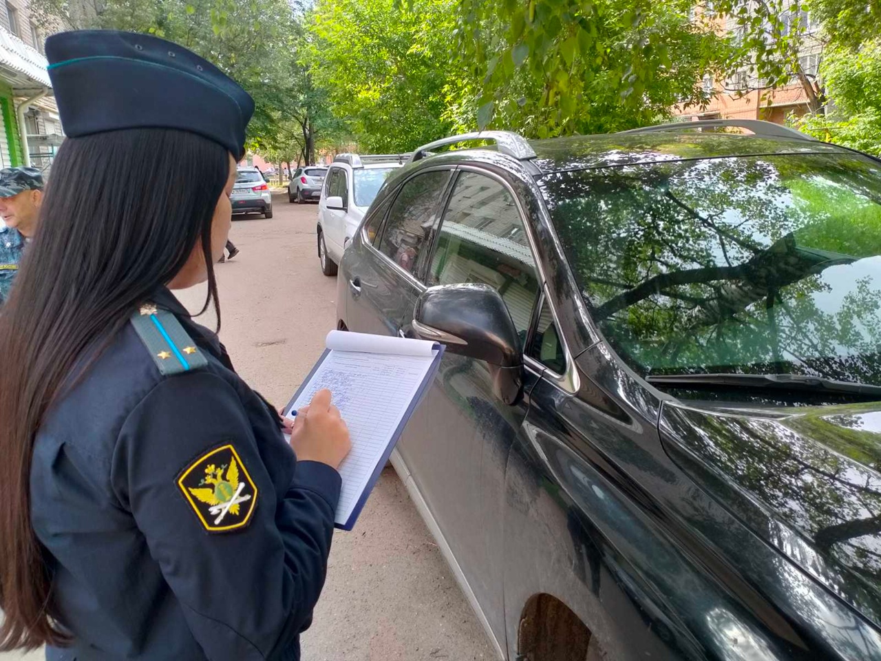 Ярославские приставы взяли под арест Lexus бизнесмена