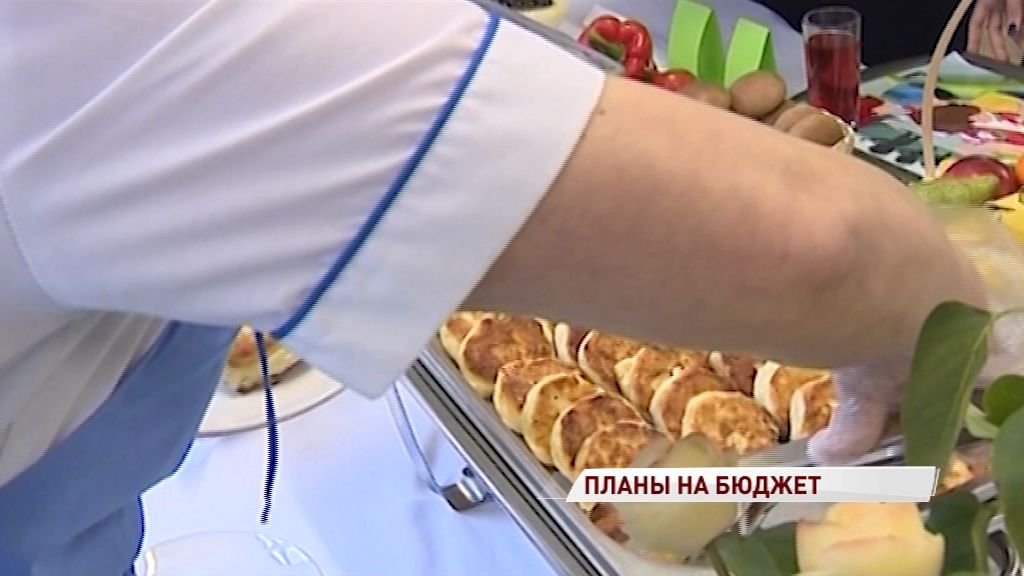 Школьникам области могут вернуть бесплатные питание и проезд: в облдуме обсудили бюджет региона