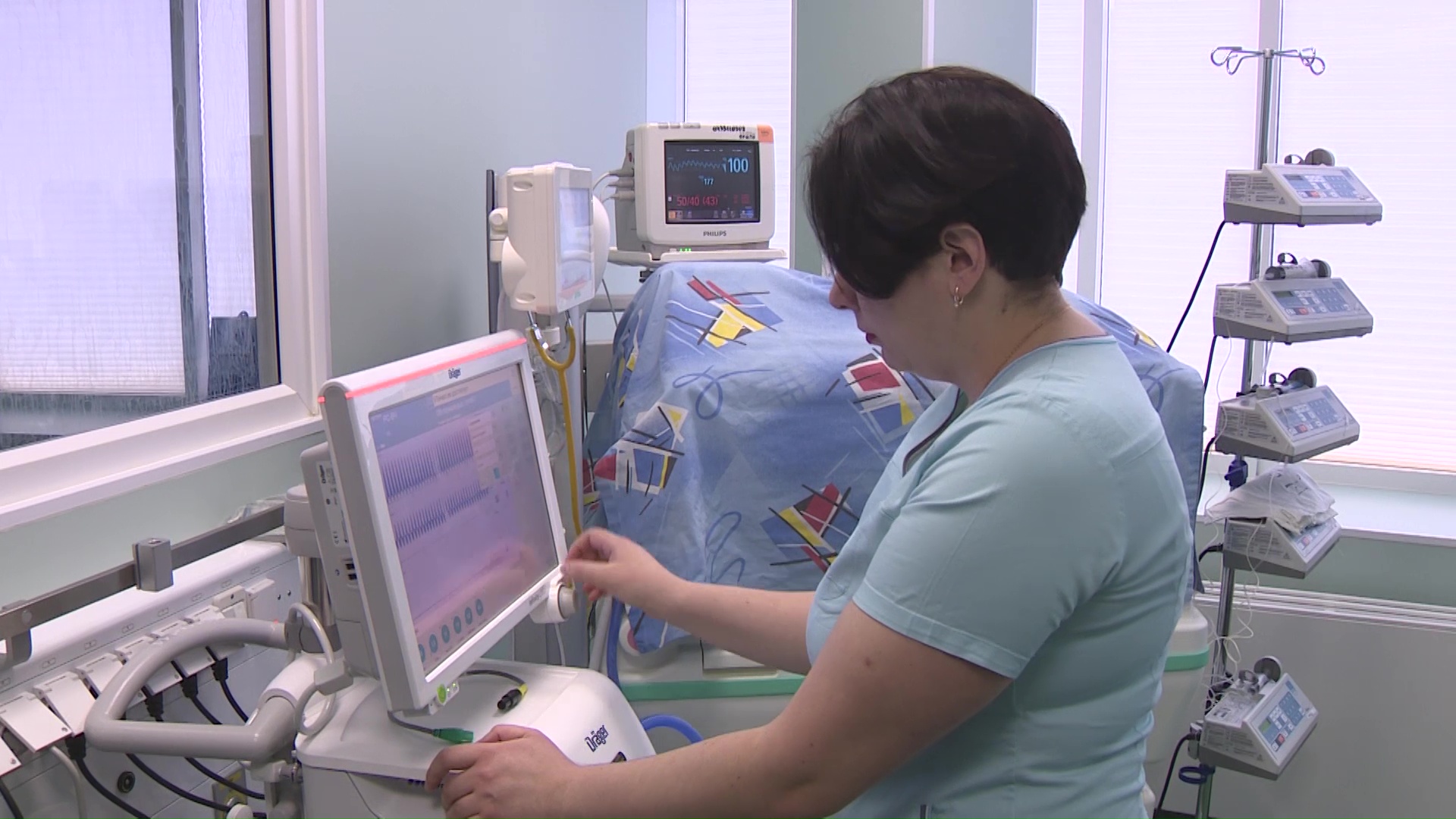 Жилье за спасенные жизни: врач областного перинатального центра получила ключи от собственной квартиры