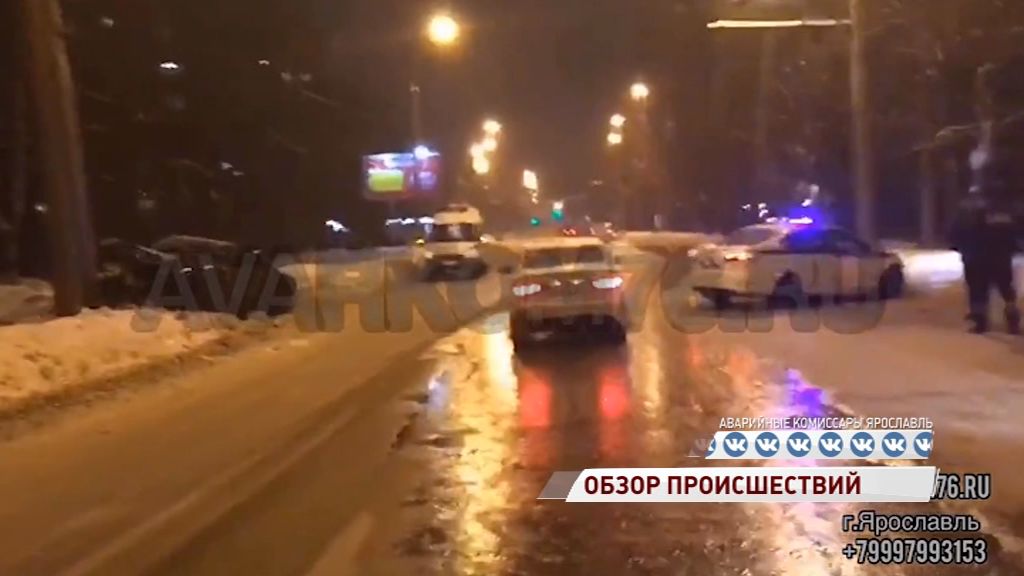 На Тутаевском шоссе иномарка влетела в патрульную машину