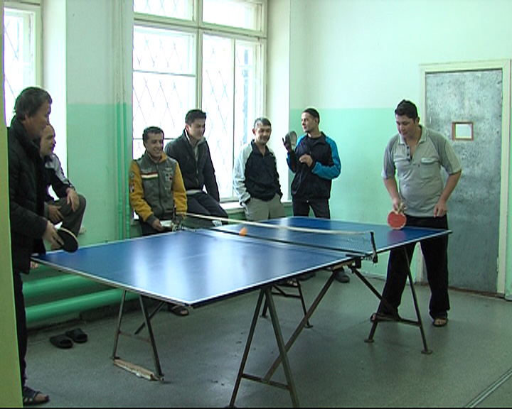 Судебные приставы выдворили из страны 15 нелегалов