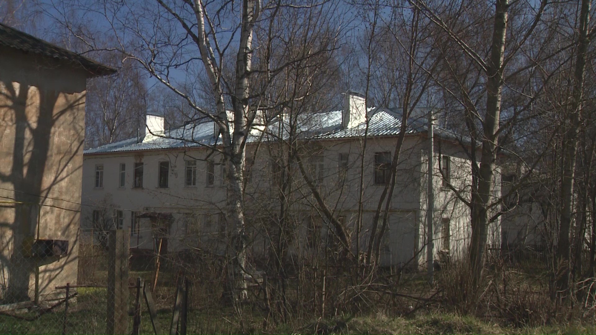 Еще один дом в Ярославле может похвастаться новой крышей