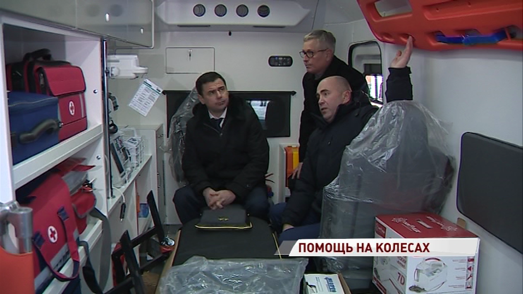 С Советской площади в первый рейс отправились новые ФАПы и кареты «скорой»