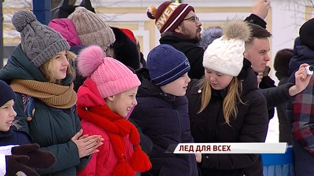 Особенные дети вышли на лед со звездами хоккея