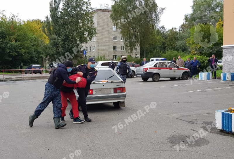 Подозреваемого в убийстве и изнасиловании детей рыбинца доставили на допрос
