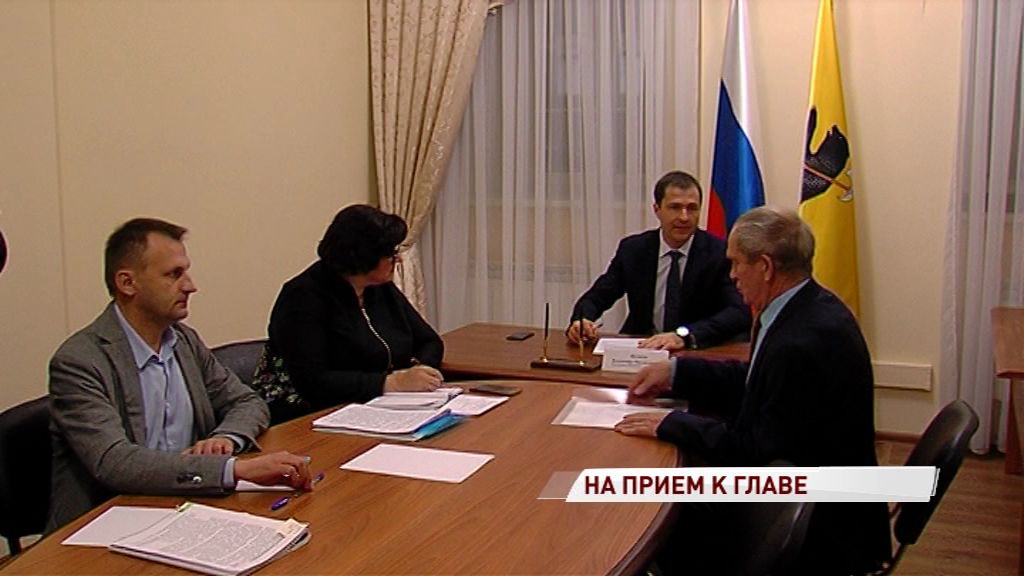 Владимир Волков провел первую встречу с горожанами в общественной приемной