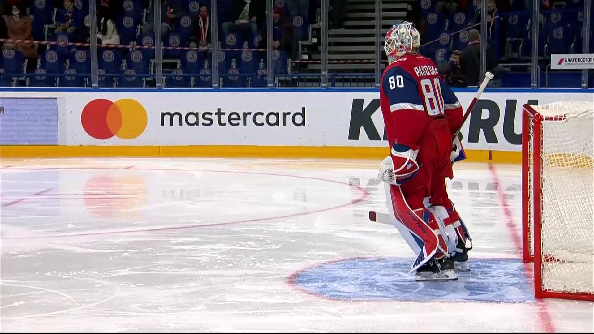 Вратарь и защитник «Локомотива» стали лучшими за последние семь дней в КХЛ