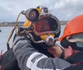 Роман Колесов: "Водолазы проводят обследование оставшихся частей затонувшего в Волге дебаркадера"