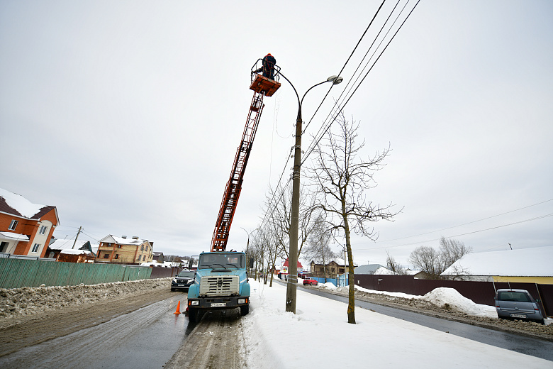 Устаревшие светильники на современные новые меняют в первую очередь на центральных проспектах и магистралях