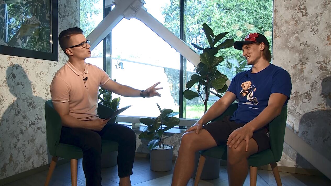 Герой проекта «Около хоккея» - нападающий ярославского «Локомотива» Георгий Иванов