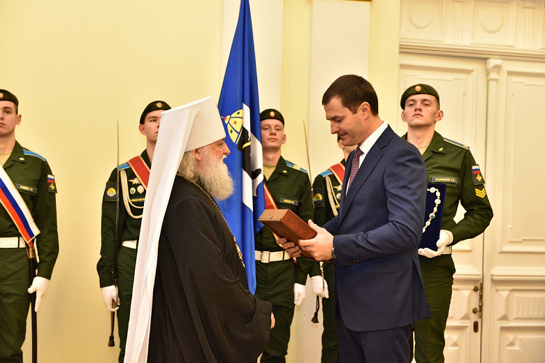 На вступлении мэра в должность из-за подгоревшего обеда сработала сигнализация