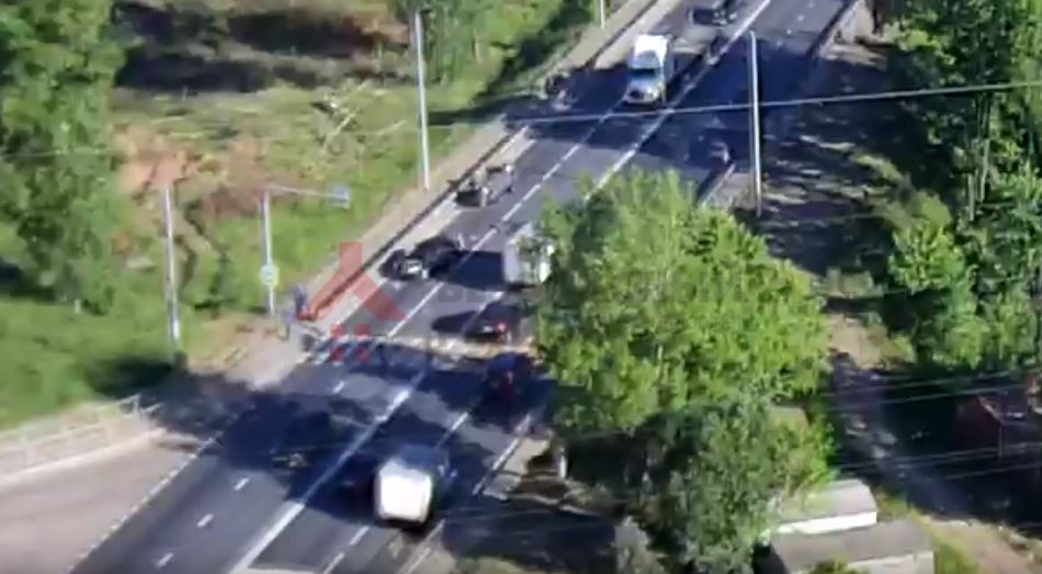 ВИДЕО: на окружной дороге внедорожник перевернулся несколько раз