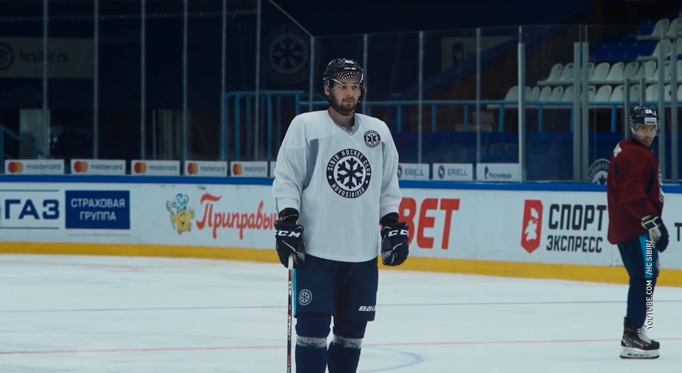 В ярославский «Локомотив» может перейти защитник «Сибири» Ефим Гуркин