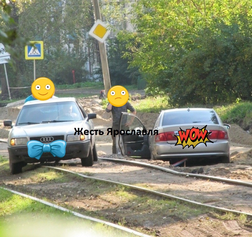 «Дорога глупости»: в ловушку на перекопанной улице Блюхера попался третий автомобиль