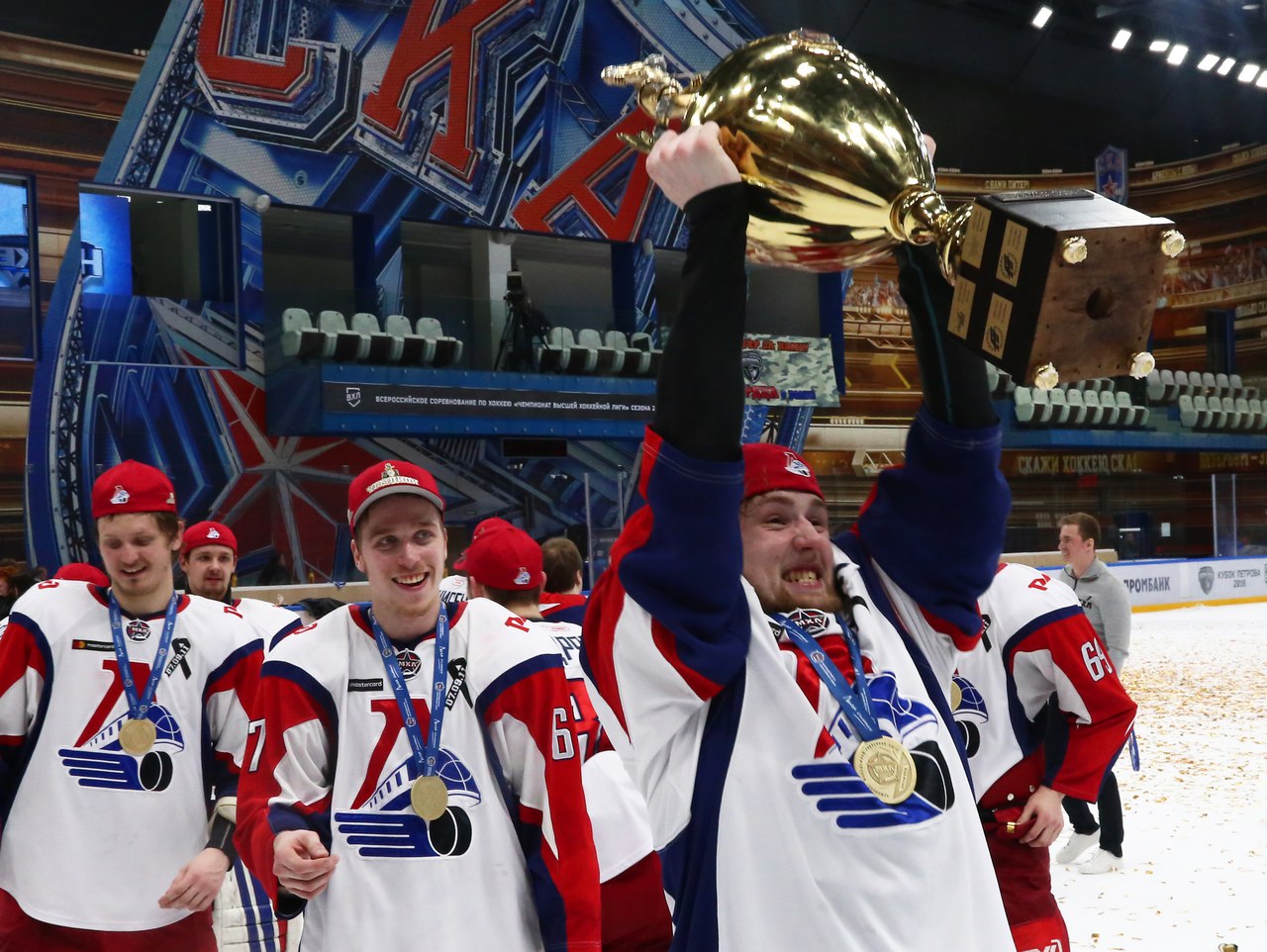 Футбольные болельщики Ярославля смогут сфотографироваться с Кубком Харламова