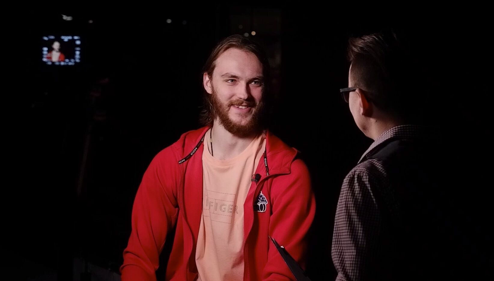 Гость нового выпуска программы «Около хоккея» - защитник ХК «Локомотив» Даниил Мисюль