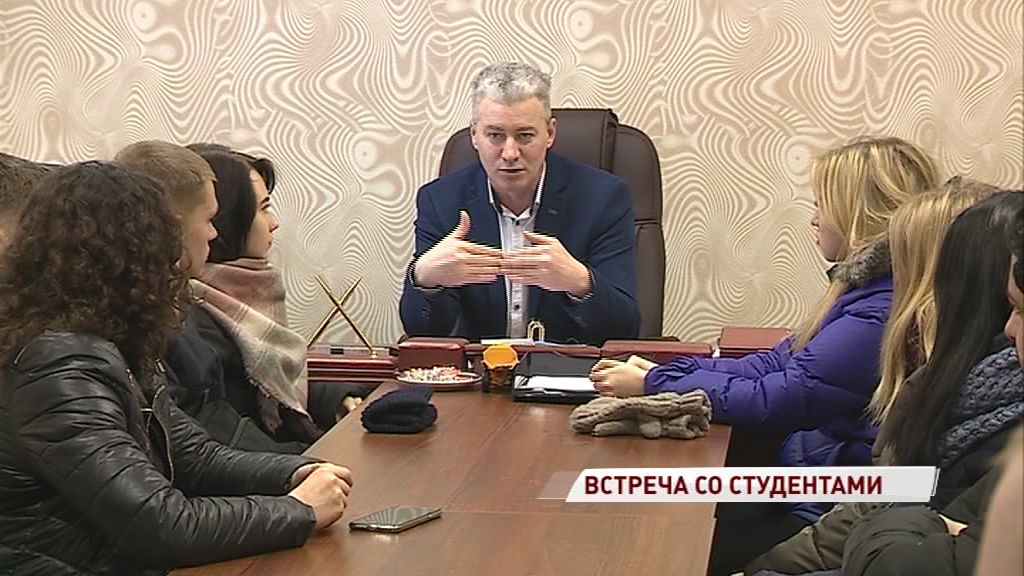 Специалисты управляющей компании рассказали студентам градостроительного о работе и зарплате