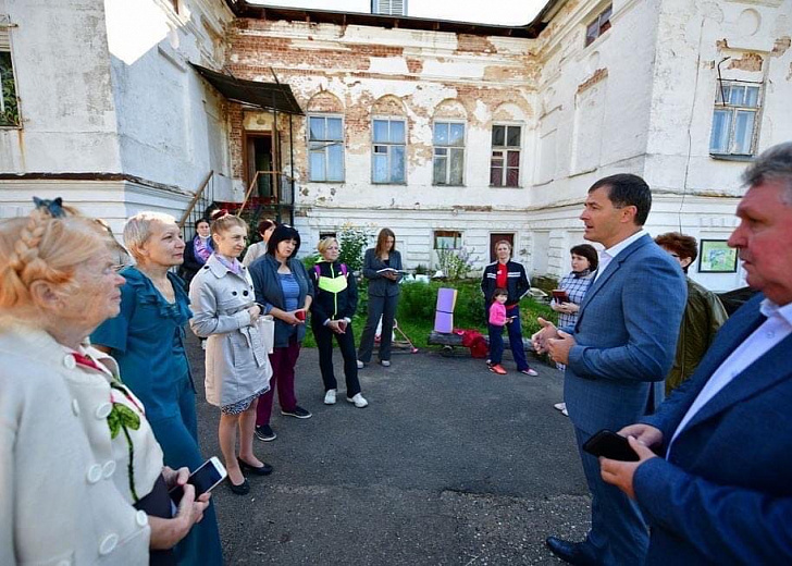 Владимир Волков: «По просьбе жителей парк у усадьбы Коковцевых сохранит свое прямое назначение»