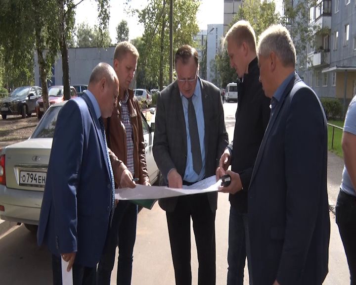 Депутаты проверили отремонтированные дворы в Ярославле
