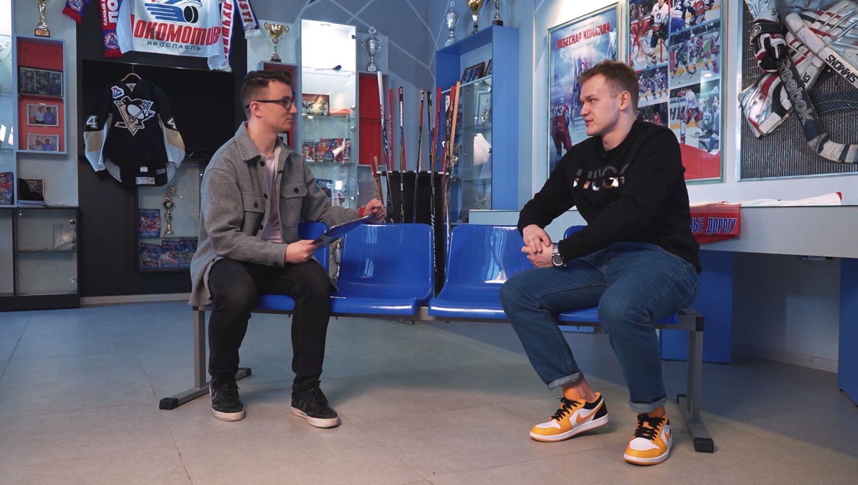 «Около Хоккея». Герой программы - нападающий ХК «Локомотив» Степан Никулин