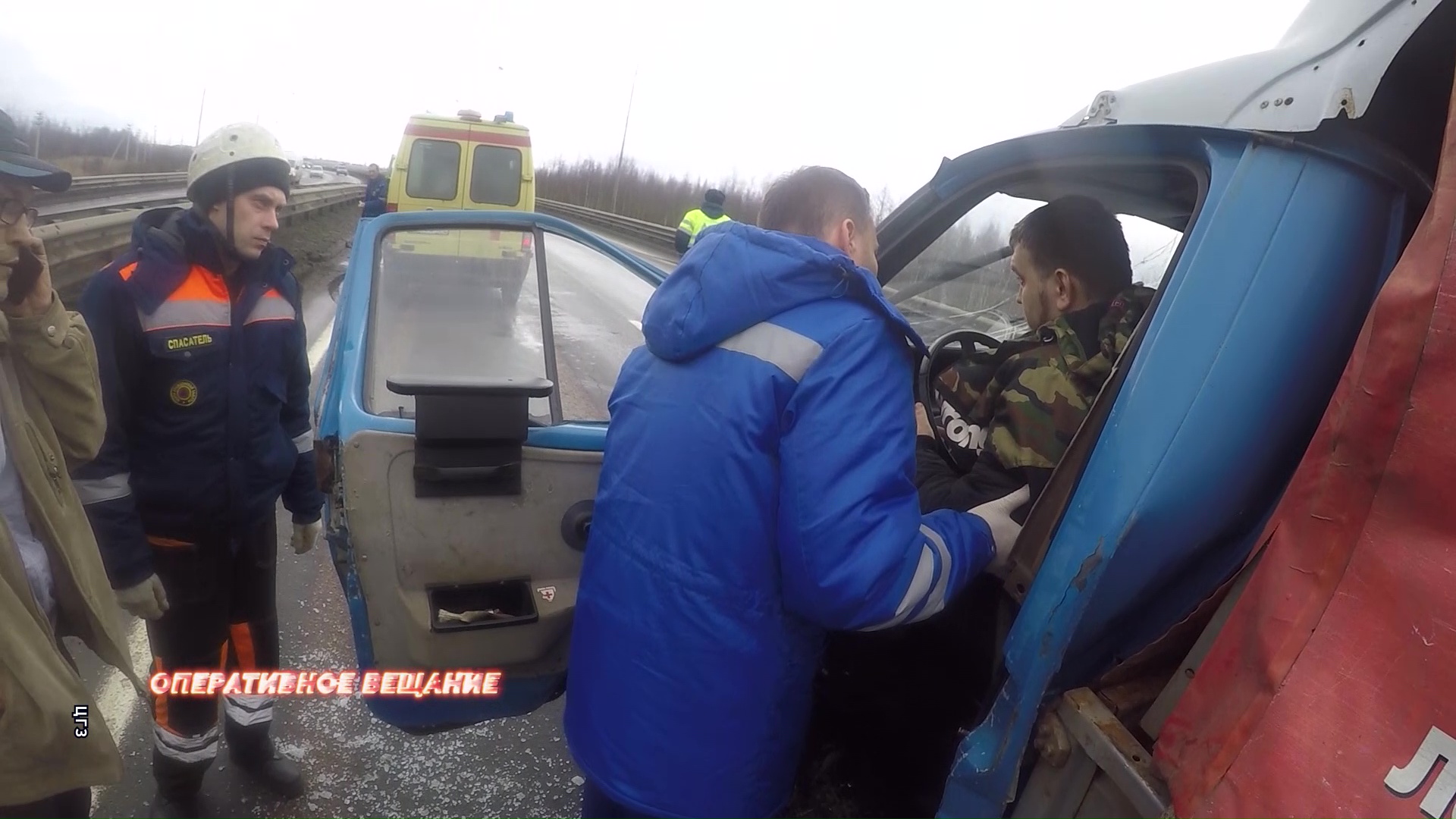 На Юбилейном мосту не разъехались два грузовика