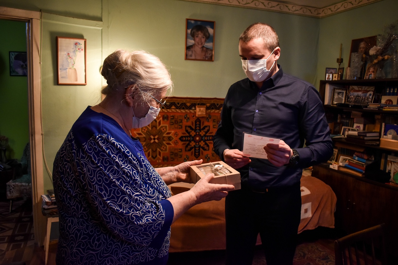 Волонтеры Ярославской области передали подарки и слова благодарности жителям блокадного Ленинграда