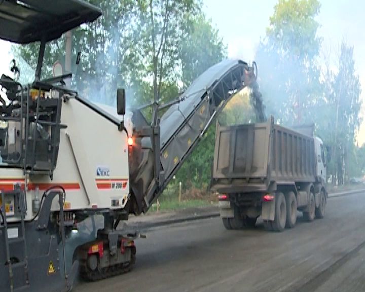 На Тутаевском шоссе в Ярославле сняли старый асфальт