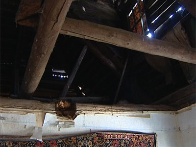 Рухнул потолок: ответ администрации