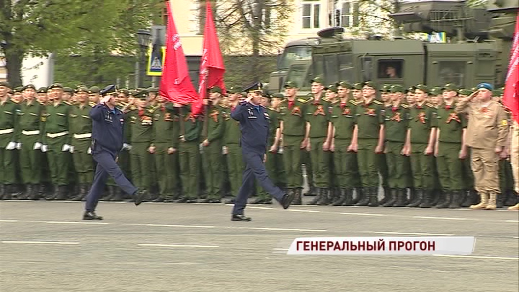 На Советской площади состоялась генеральная репетиция парада