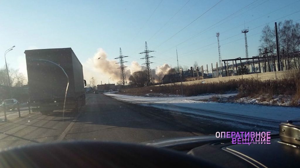 Крупный пожар в Ростове: загорелся шиномонтаж