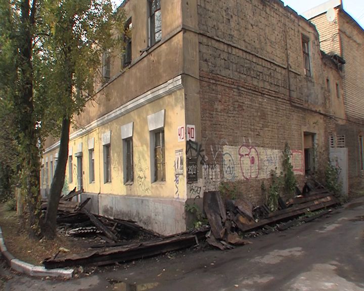 В Ярославле почти дотла выгорел дом на Свердлова