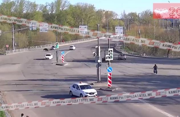 В сети появилось видео, как в Рыбинске сбили лося