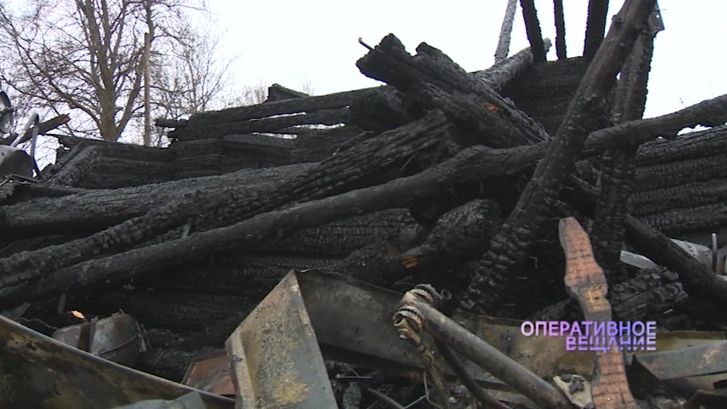 В Ярославском районе пожар охватил десятки квадратных метров