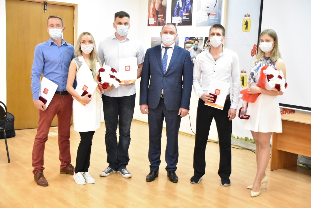 Ярославские волонтеры награждены медалями за вклад в организацию общероссийской акции взаимопомощи «#МыВместе»