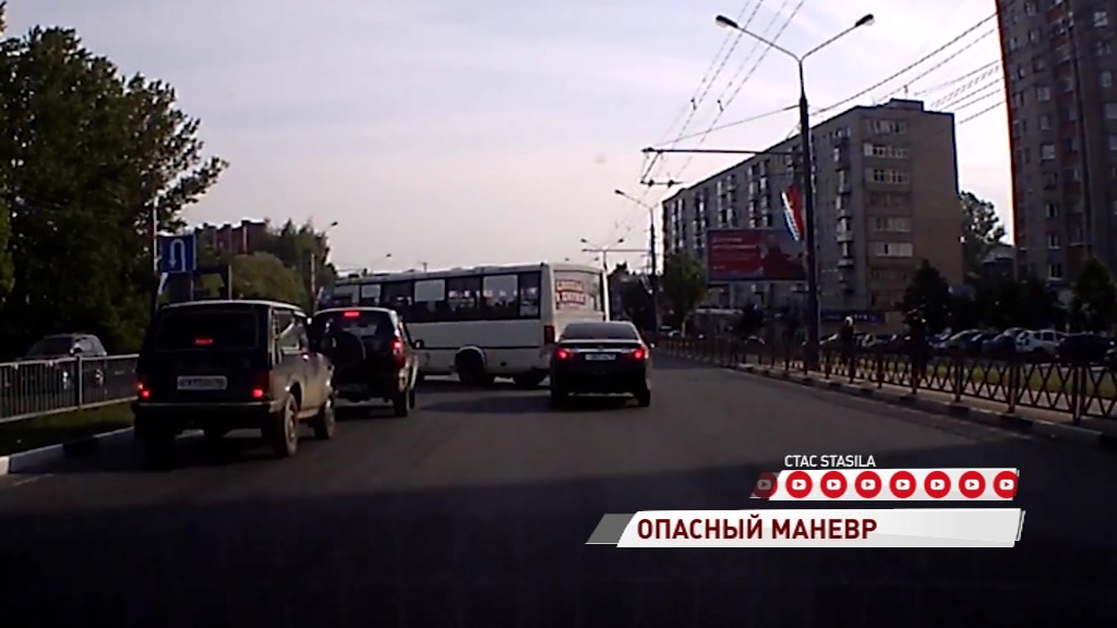 ВИДЕО: Водитель маршрутки подрезал несколько авто, чтобы не стоять в пробке