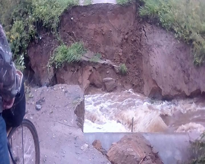 В районах региона ликвидируют последствия подтопления дорог