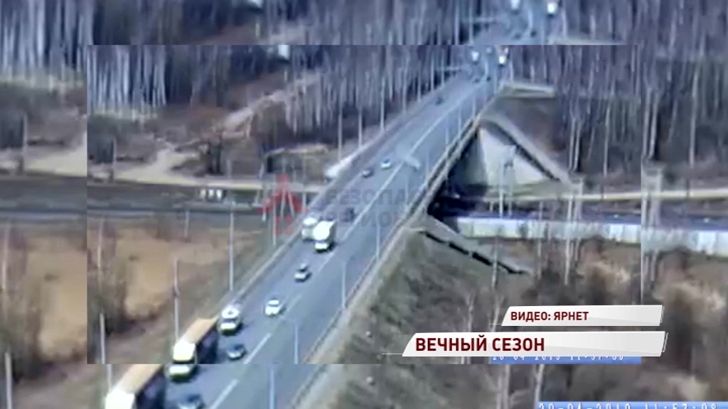 В сети появилось видео страшной аварии с мотоциклистом на ЮЗОД