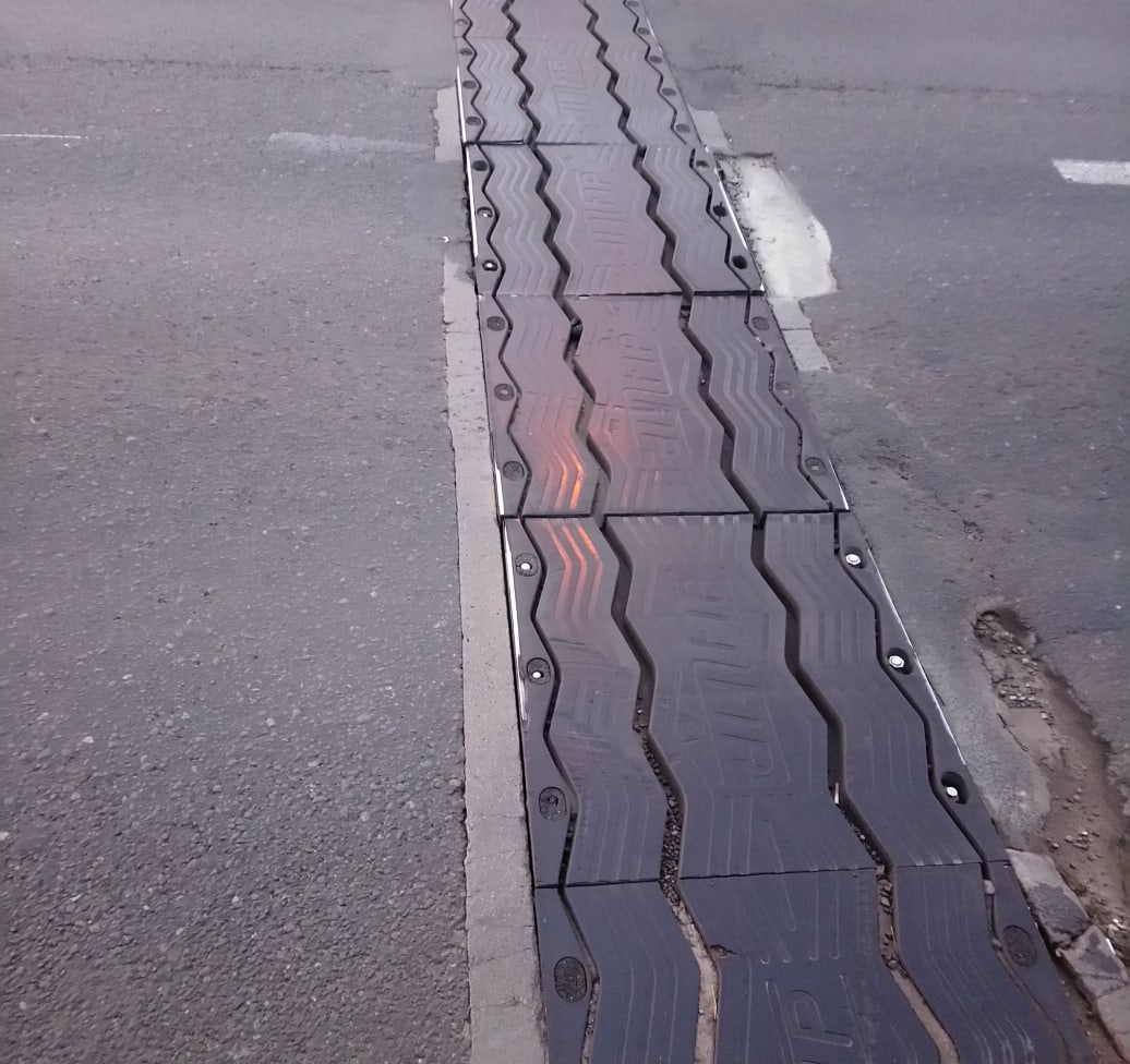 Ярославцы обнаружили дефект на Октябрьском мосту: официальный ответ мэрии