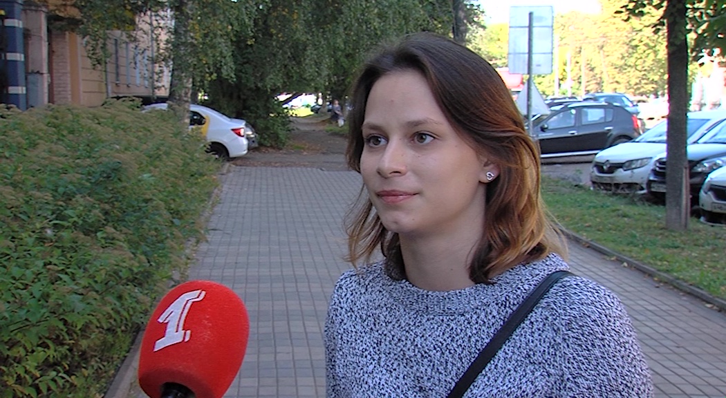 «Первый Ярославский» подарил болельщице абонемент на домашние игры «Локомотива»