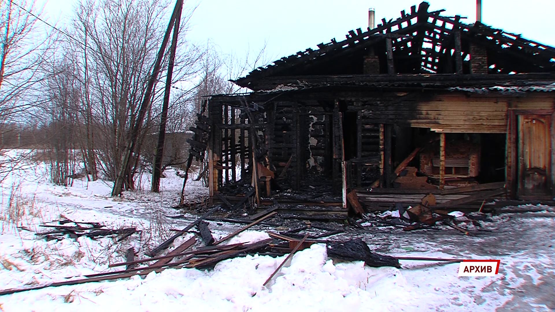 Сарай полностью выгорел в Даниловском районе