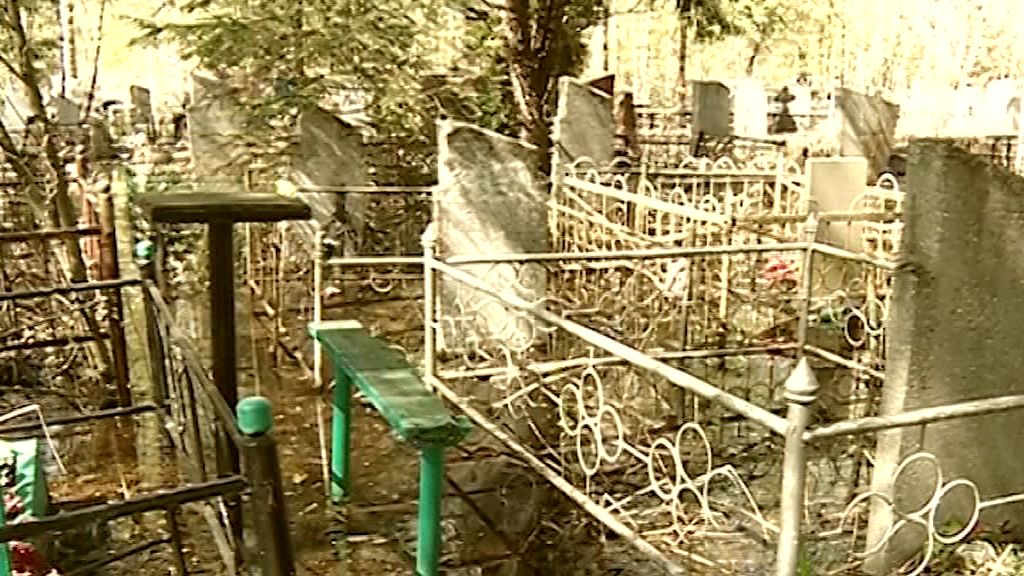 Житель Переславля воровал ограждения с могил