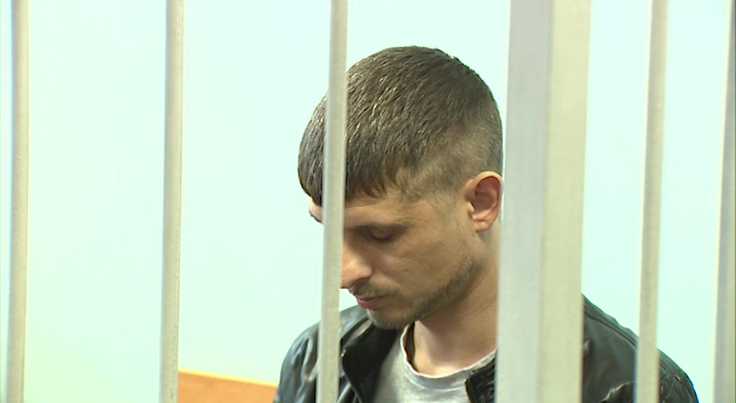 Бил палкой и электрошокером: начался суд над ярославцем, отнимавшим пенсии у почтальонов из-за долгов