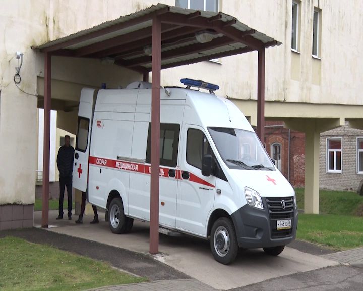 Некрасовская ЦРБ получила новую машину скорой помощи