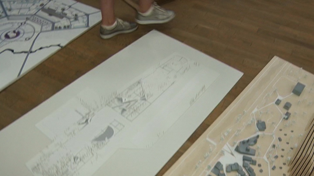 Выпускники-архитекторы публично защищают дипломные проекты