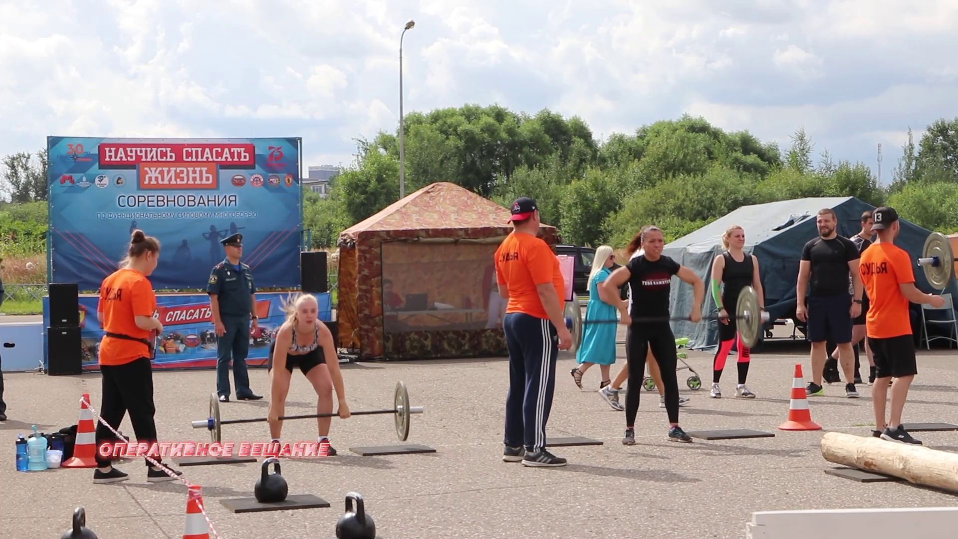 В Ярославле прошли соревнования спасателей по многоборью: проявили себя как мужчины, так и женщины