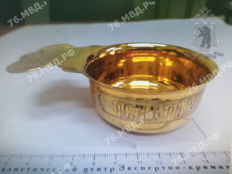 Ничего святого: в Угличском районе у священнослужителя украли иконы и Евангелия