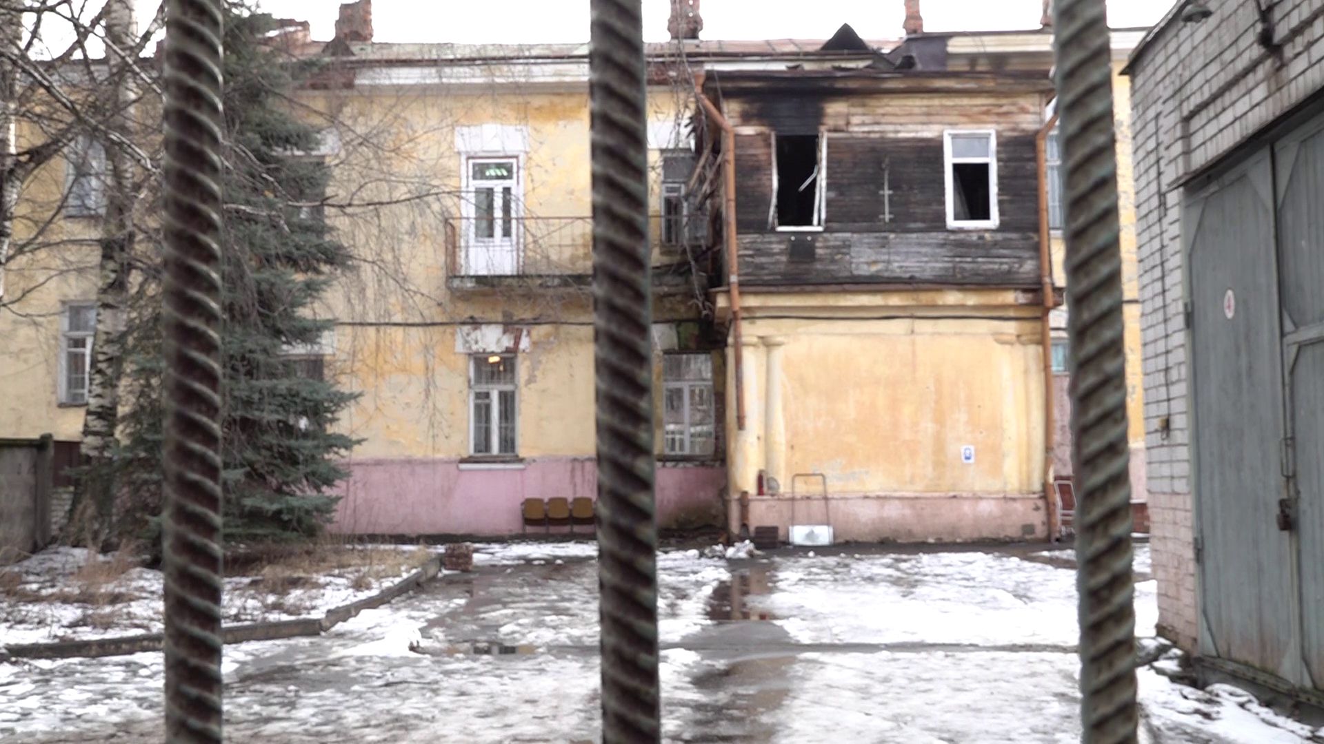 В центральном военкомате Ярославля вспыхнул пожар