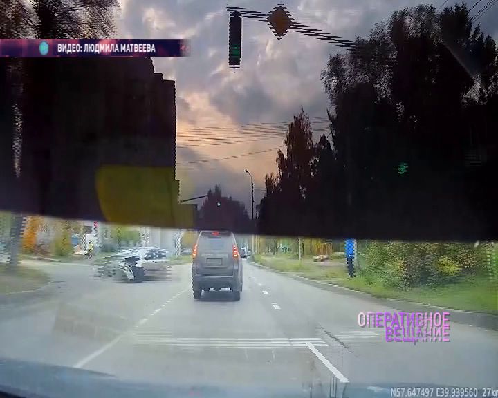 На Красноборской легковушку протаранила иномарка: есть пострадавшие