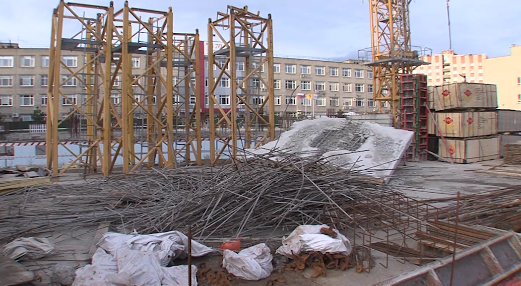 Председатель регионального правительства посетил стройплощадку нового корпуса онкобольницы